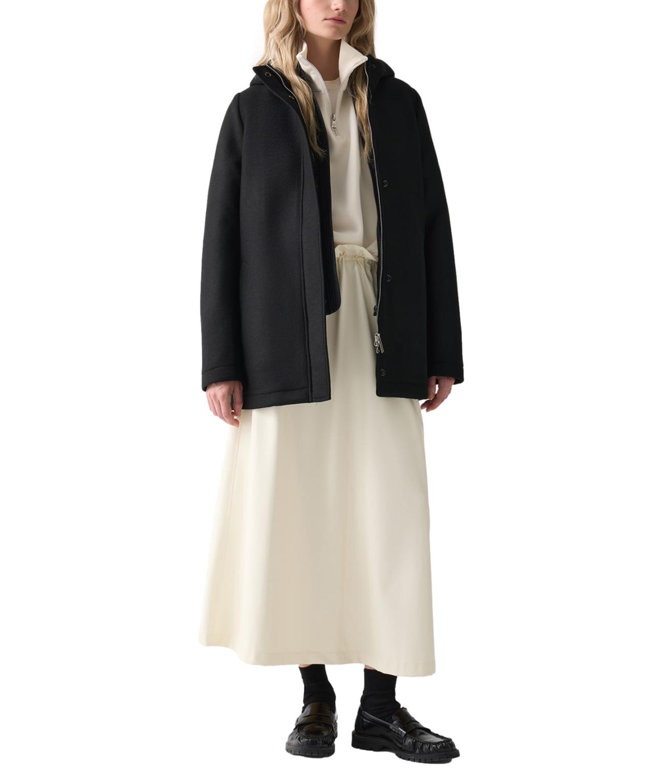 Cappotto nero con cappuccio