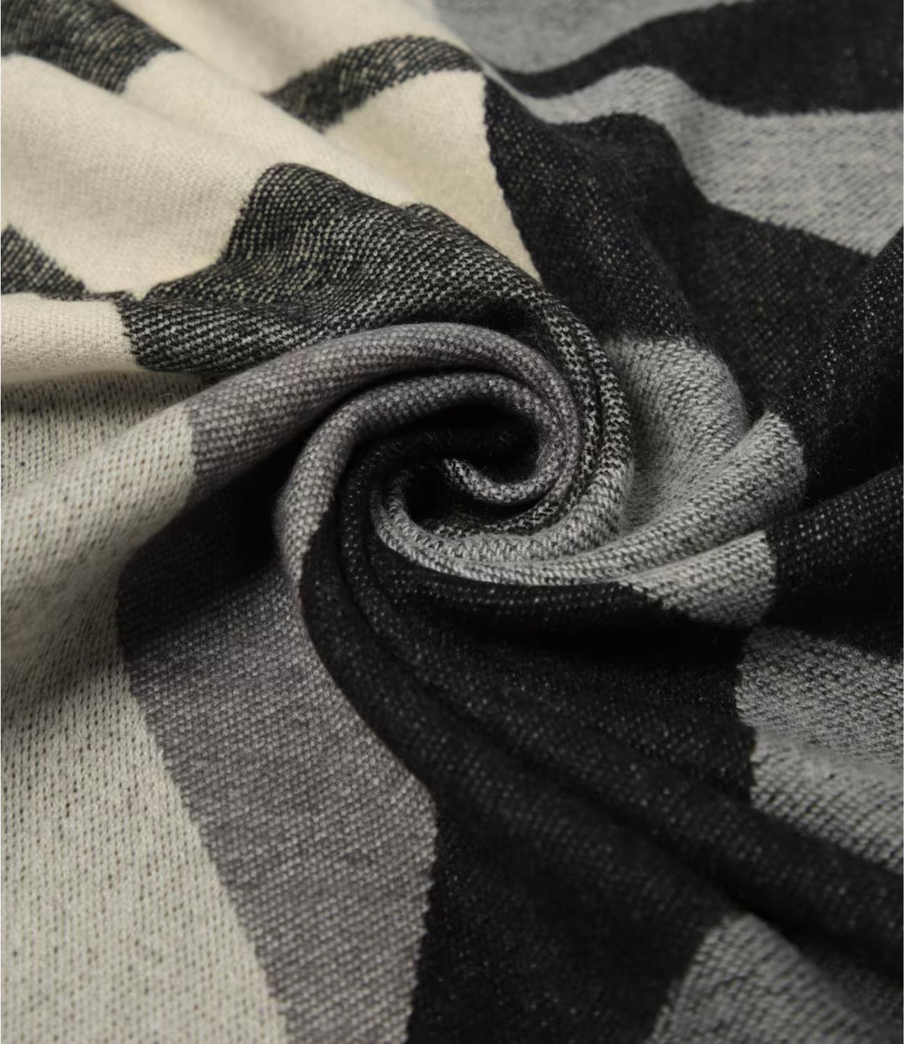 Twinset Stola In Panno C/Motivo Logo Jacquard Grigio Melange Donna