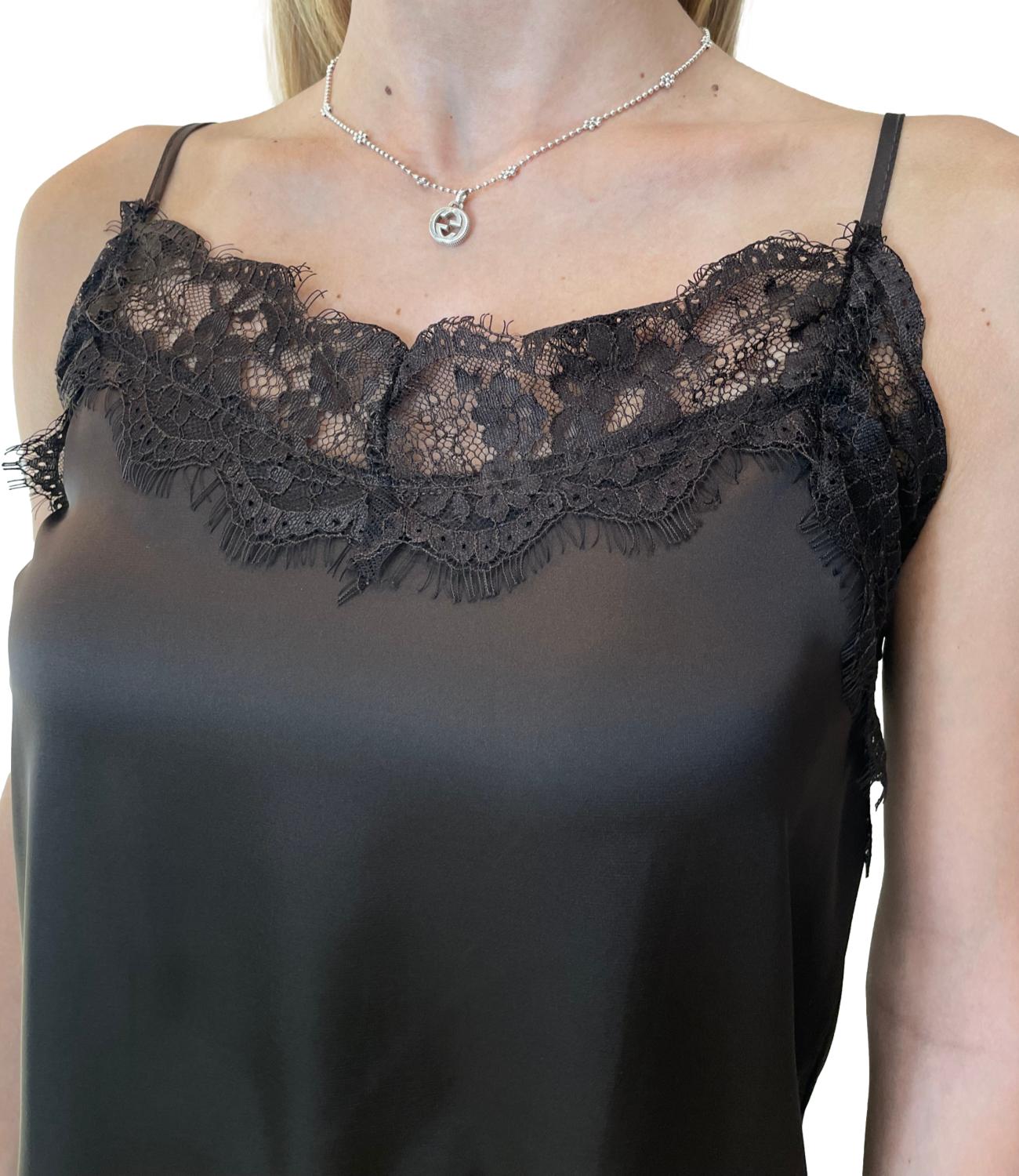 Vicolo Canotta Pizzo Moro Donna