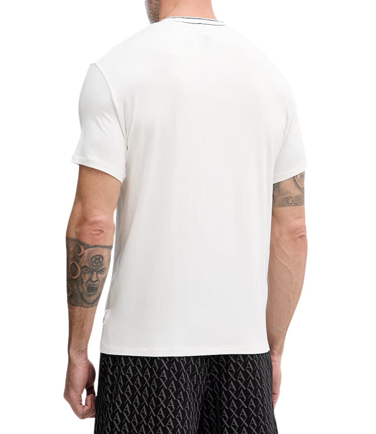 T-shirt bianca minimal con logo AIX e colletto con righe a contrasto